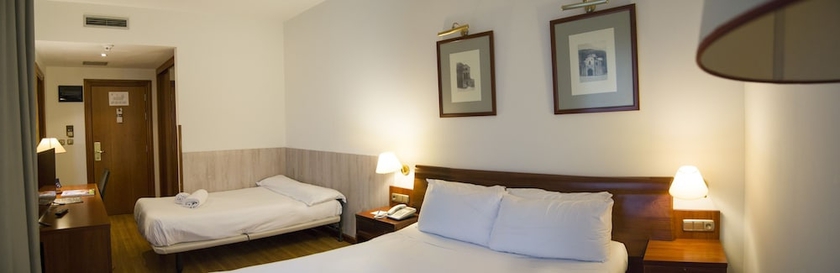 Imagen de la habitación del Hotel Zentral Gijon Rey Pelayo. Foto 10