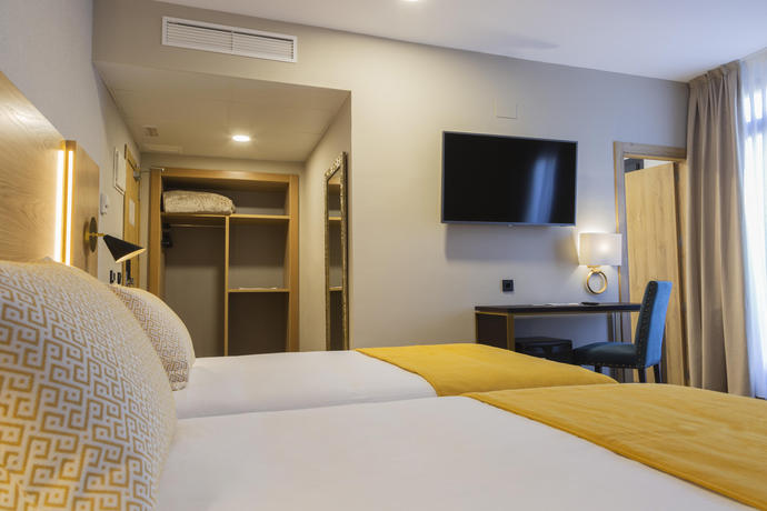 Imagen de la habitación del Hotel Zentral Mayoral. Foto 5