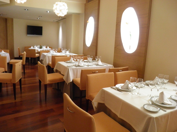 Imagen del bar/restaurante del Hotel Zentral Parque. Foto 4