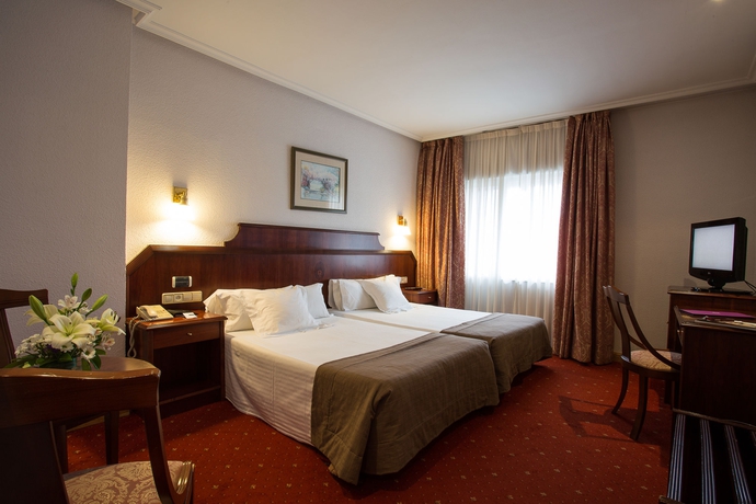 Imagen de la habitación del Hotel Zentral Ramiro I Oviedo. Foto 10