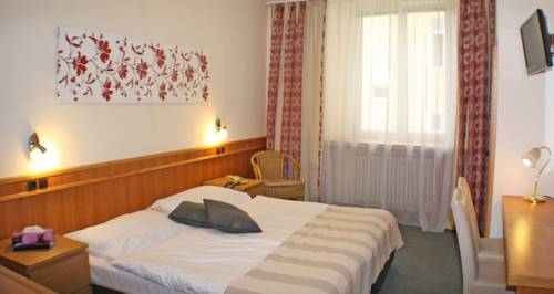 Imagen de la habitación del Hotel Zentral, Wiener Neustadt. Foto 5