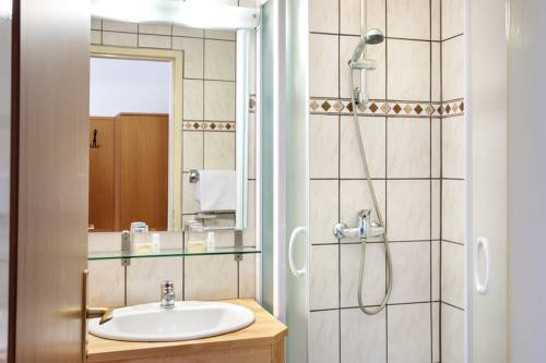Imagen de la habitación del Hotel Zentral, Wiener Neustadt. Foto 8