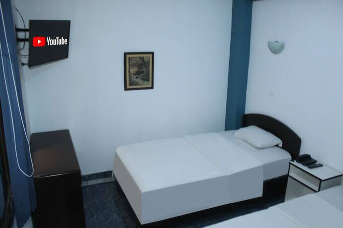 Imagen de la habitación del Hotel Zentrico. Foto 14