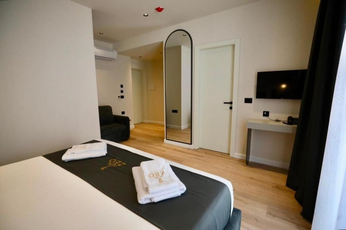 Imagen de la habitación del Hotel Zeo. Foto 14