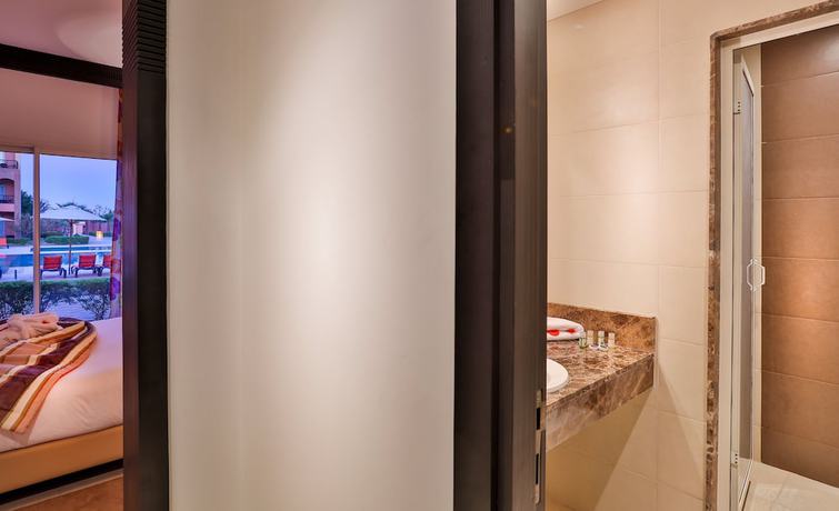 Imagen de la habitación del Hotel Zephyr Club Resort and Spa. Foto 17