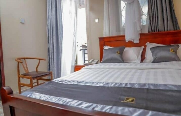 Imagen de la habitación del Hotel Zeptan. Foto 21