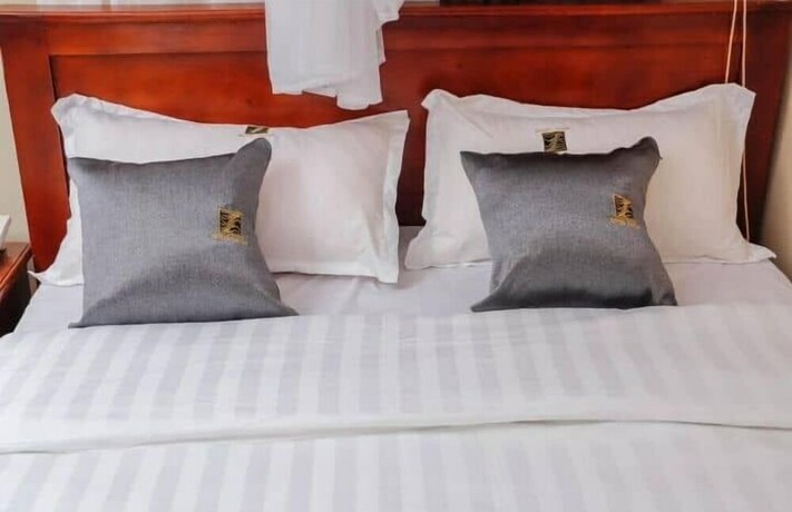 Imagen de la habitación del Hotel Zeptan. Foto 28