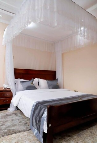 Imagen de la habitación del Hotel Zeptan. Foto 29