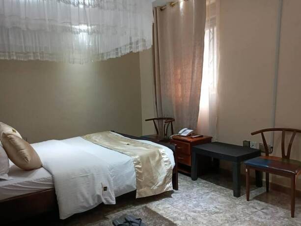 Imagen de la habitación del Hotel Zeptan. Foto 30