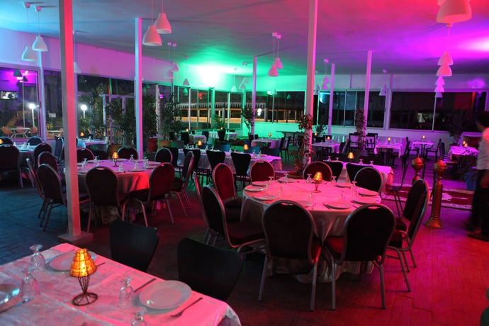 Imagen del bar/restaurante del Hotel Zerad. Foto 5