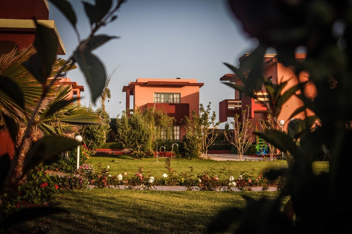 Imagen de los exteriores del Hotel Zerad. Foto 15