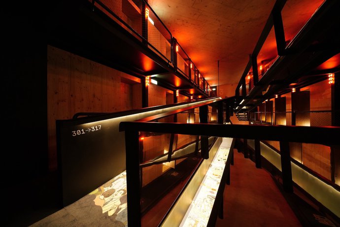 Imagen de los interiores del Hotel Zero Box Lodge Coimbra. Foto 12