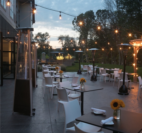 Imagen del bar/restaurante del Hotel Zero Degrees Danbury. Foto 4