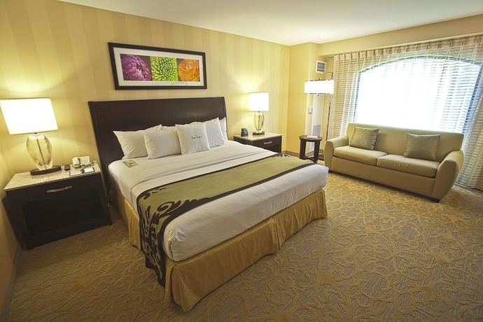 Imagen de la habitación del Hotel Zessa Orange County Airport, a DoubleTree by Hilton. Foto 8