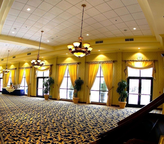 Imagen de los interiores del Hotel Zessa Orange County Airport, a DoubleTree by Hilton. Foto 10