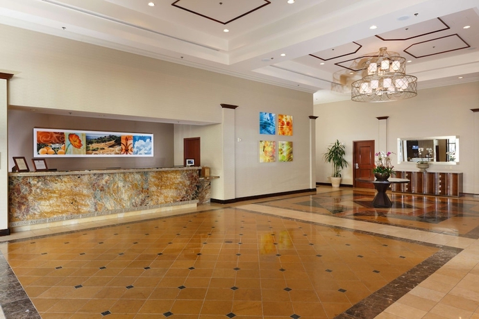 Imagen de los interiores del Hotel Zessa Orange County Airport, a DoubleTree by Hilton. Foto 13