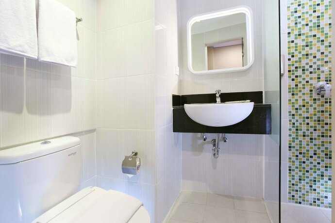 Imagen general del Hotel Zest Airport Jakarta. Foto 17