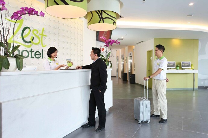 Imagen de los interiores del Hotel Zest Airport Jakarta. Foto 24