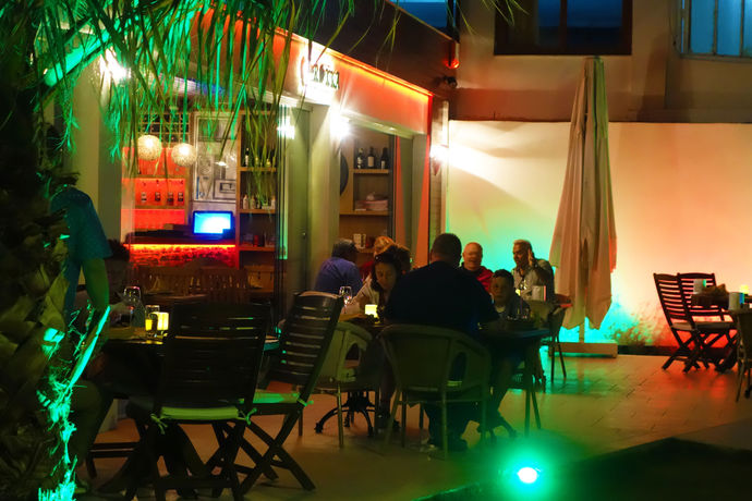 Imagen del bar/restaurante del Hotel Zest Exclusive and Spa. Foto 2
