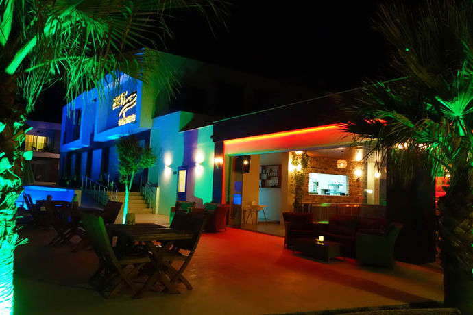 Imagen del bar/restaurante del Hotel Zest Exclusive and Spa. Foto 4