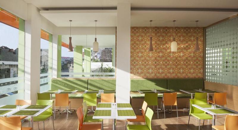 Imagen del bar/restaurante del Hotel Zest Hotel Yogyakarta. Foto 2