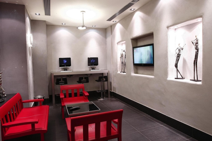 Imagen de los interiores del Hotel Zeus Essence Bucharest Central. Foto 9