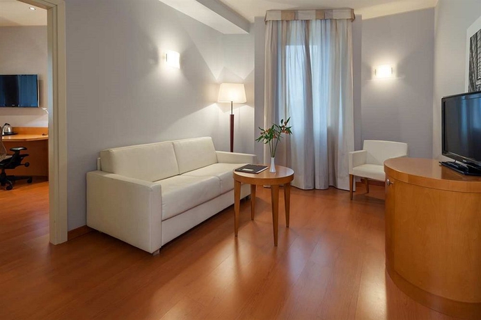 Imagen de los interiores del Hotel Zeus Essence Dolce by Wyndham Milan Malpensa. Foto 14