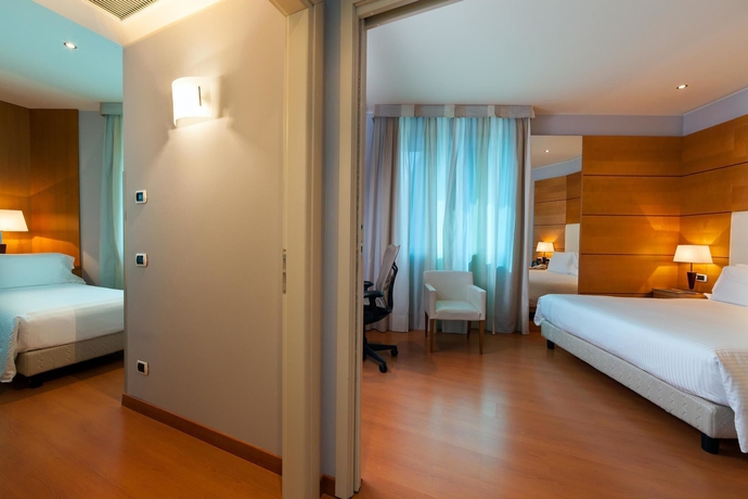 Imagen de la habitación del Hotel Zeus Essence Dolce by Wyndham Milan Malpensa. Foto 8