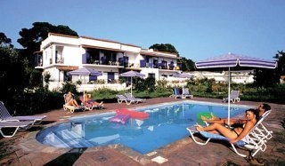Imagen de la piscina del Hotel Zeus, Koukounaries. Foto 3