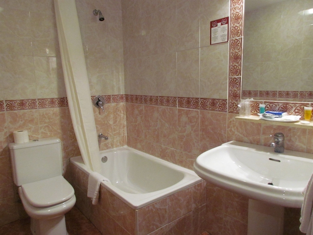 Imagen de la habitación del Hotel Zeus, Málaga. Foto 6