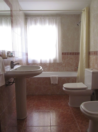 Imagen de la habitación del Hotel Zeus, Málaga. Foto 8