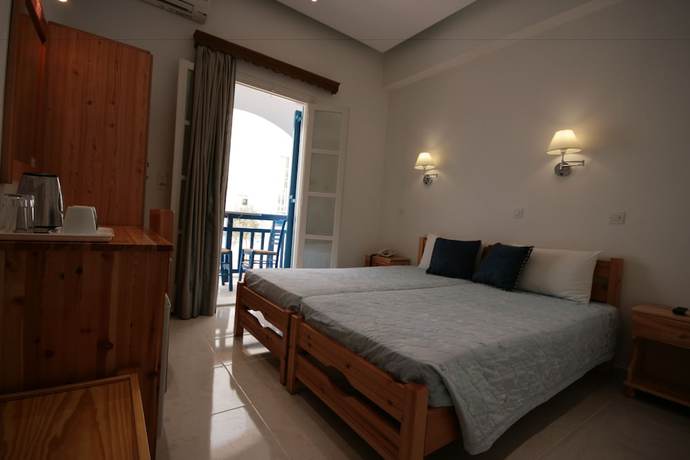 Imagen de la habitación del Hotel Zeus, Naxos. Foto 5