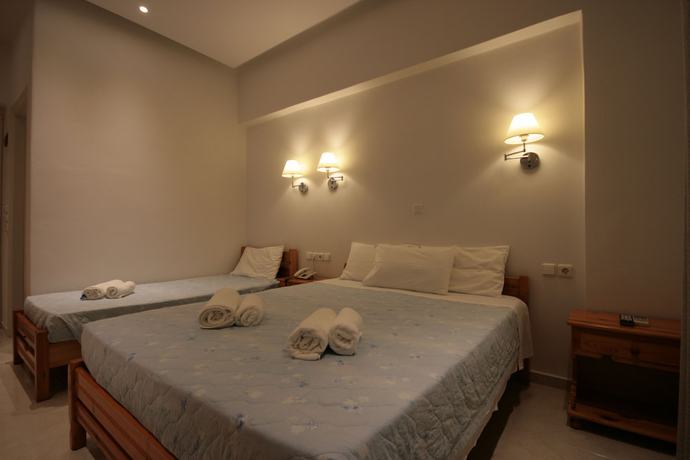 Imagen de la habitación del Hotel Zeus, Naxos. Foto 13