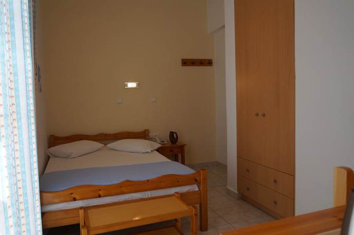 Imagen de la habitación del Hotel Zeus, Naxos. Foto 15
