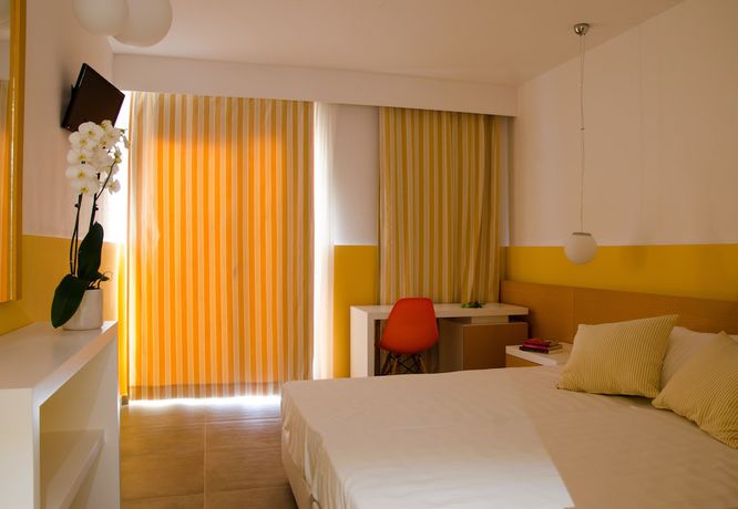 Imagen de la habitación del Hotel Zeus Palm Beach. Foto 2