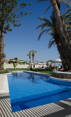 Imagen de la piscina del Hotel Zeus Palm Beach. Foto 20