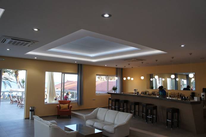 Imagen de los interiores del Hotel Zeus Palm Beach. Foto 18