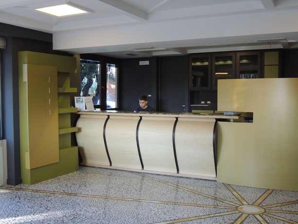 Imagen de los interiores del Hotel Zeus Pompei. Foto 11