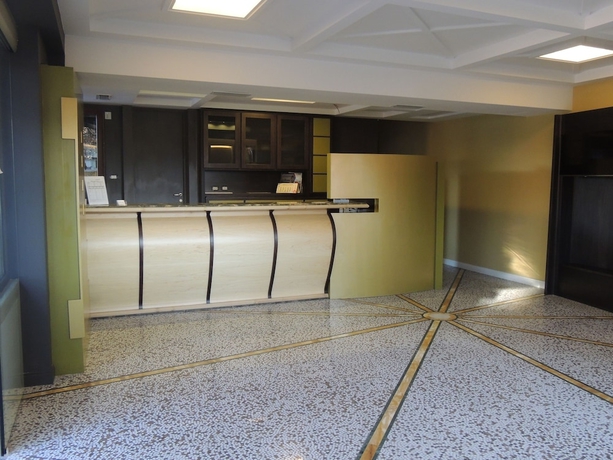 Imagen de los interiores del Hotel Zeus Pompei. Foto 14