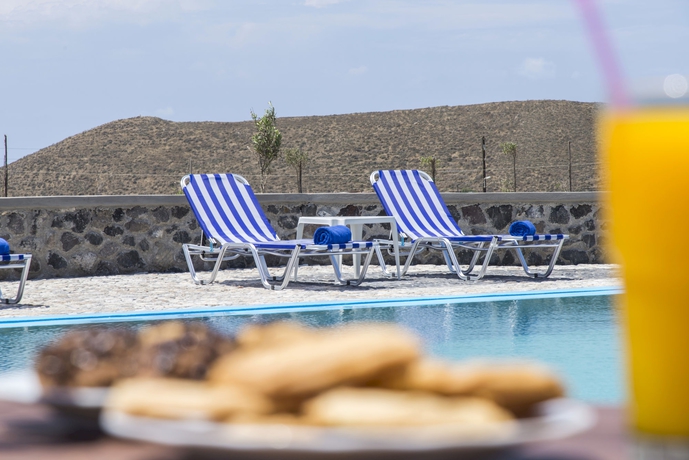 Imagen de la piscina del Hotel Zeus Residence, Akrotiri. Foto 16