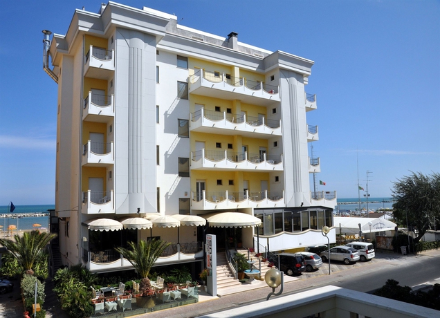 Imagen de los exteriores del Hotel Zeus, Rimini. Foto 8