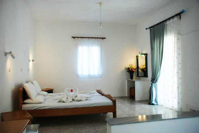 Imagen de la habitación del Hotel Zeus, Samos. Foto 11