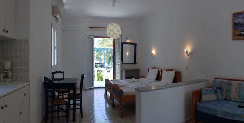 Imagen de la habitación del Hotel Zeus, Samos. Foto 13