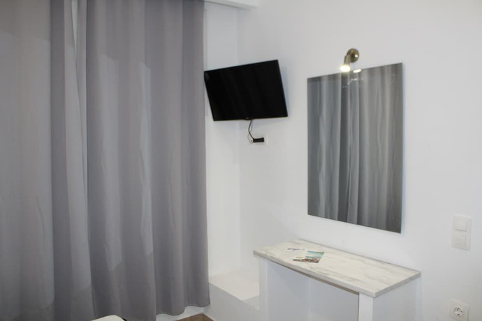 Imagen de la habitación del Hotel Zeus, Samos. Foto 15