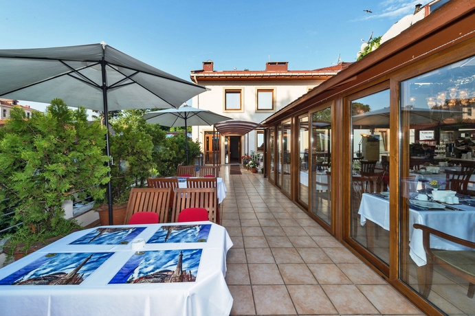 Imagen de los exteriores del Hotel Zeynep Sultan. Foto 10