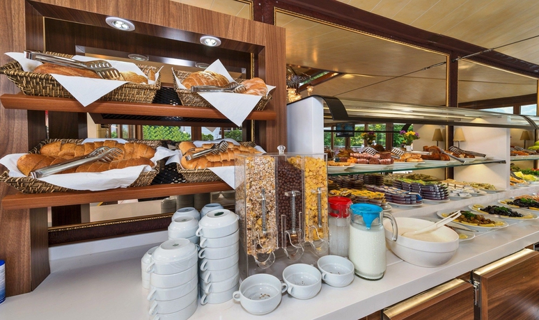 Imagen del bar/restaurante del Hotel Zeynep Sultan. Foto 4