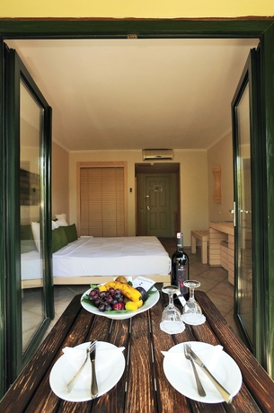 Imagen de la habitación del Hotel Zeytinada. Foto 3