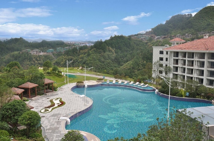 Imagen de la piscina del Hotel Zhangjiajie Country Garden Phoenix Suites. Foto 18
