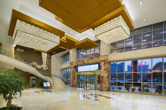 Imagen de los interiores del Hotel Zhangjiajie Huatian. Foto 18