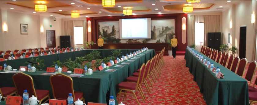 Imagen de los interiores del Hotel Zhangjiajie Jiang Han. Foto 12